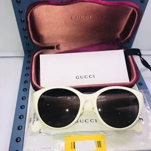 Gucci | Accessories | Gucci Ivory Brown Cat Eye Ladies  display picture 2